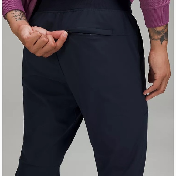 Lulumon jogger shorter 1 navy 1 black pair - Picture 3 of 5